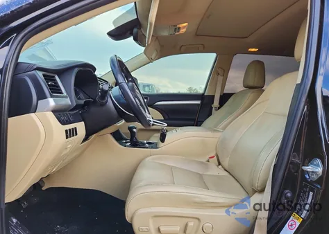 2019 Toyota Highlander Se z USA, uszkodzony, nr VIN 5TDJZRFH4KS588853